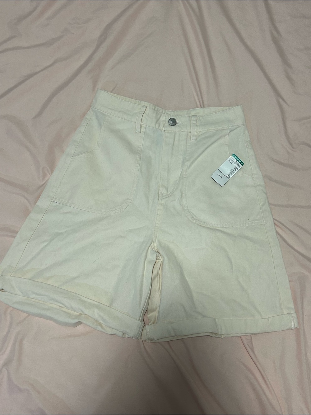 🛍️NWT— Simons Cream Utility Bermuda Shorts